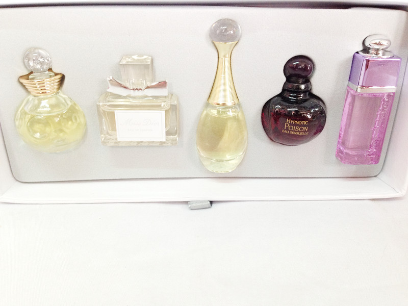 Set nước hoa Dior mini có hàng giả không Phân biệt như thế nào